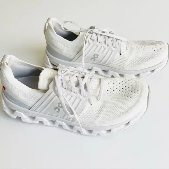 On Running SIZE 8.5 Cloudswift 3 white sneakers - Picture 2 of 10